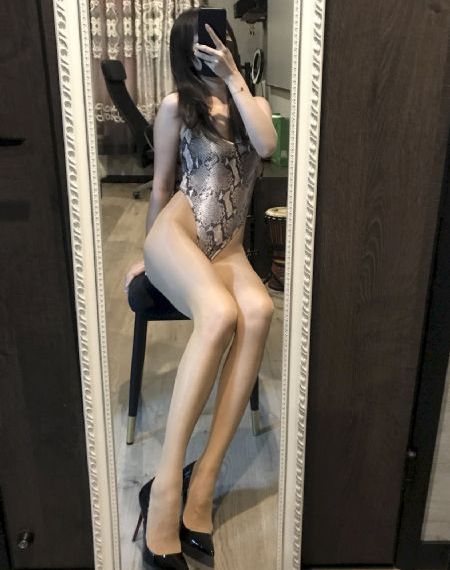 女职员的丝袜 中文字幕_国产剧免费观看